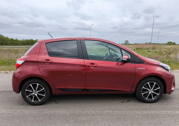 Toyota Yaris cena 66000 przebieg: 52500, rok produkcji 2018 z Puszczykowo małe 121